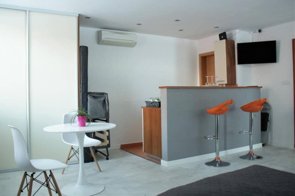Apartman - Dlhe Diely Leilighet Bratislava Eksteriør bilde